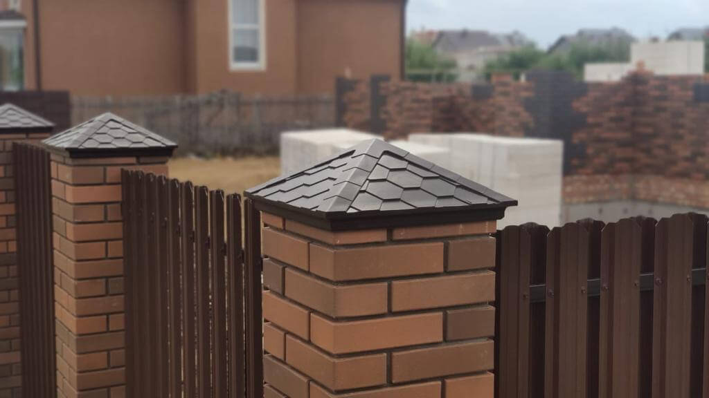 Колпак Zking Эверест Коричневый на столб 1.5х1.5 кирпича (390х390мм) в Назрани фото