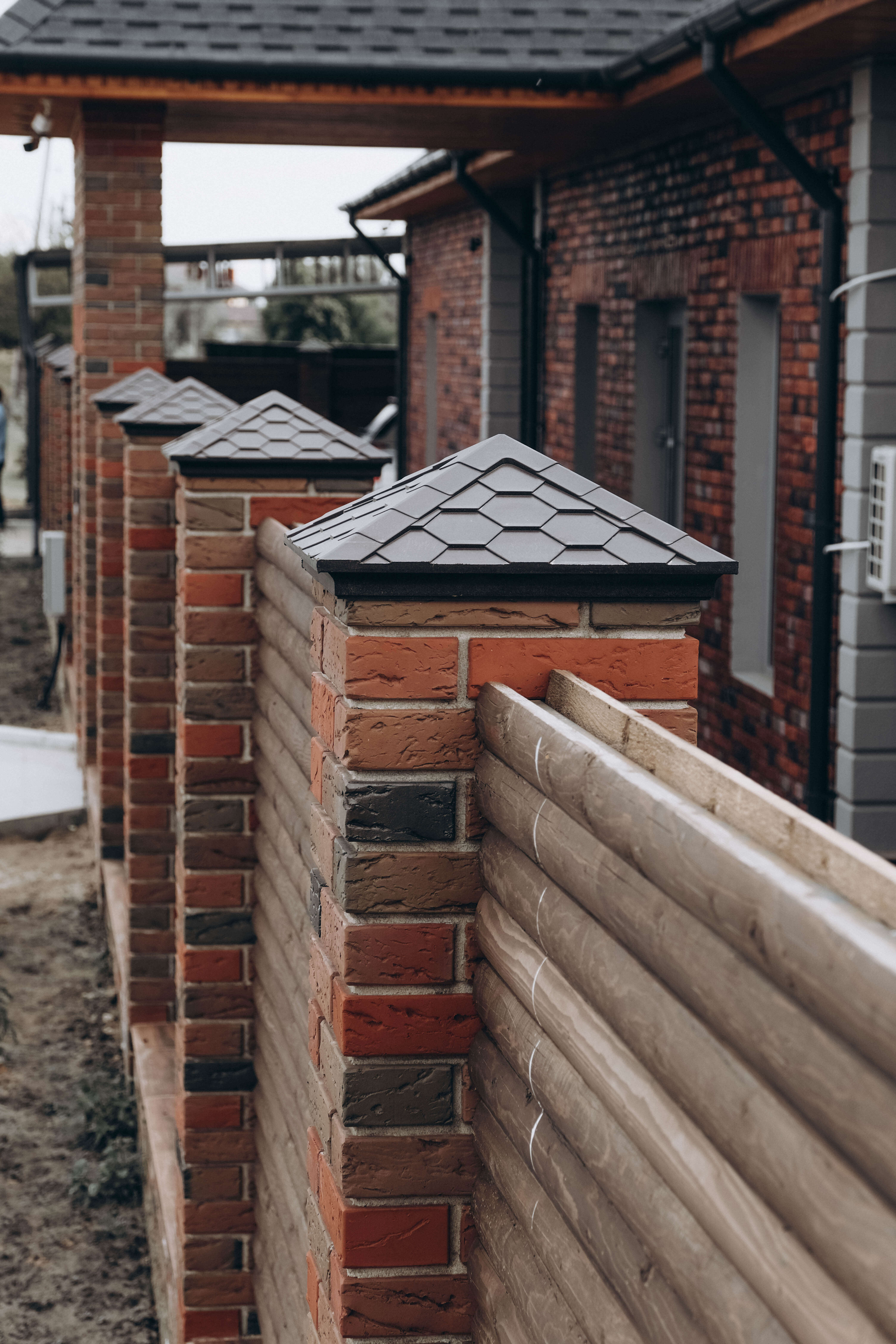 Колпак Zking Эверест Коричневый на столб 1.5х1.5 кирпича (390х390мм) в Назрани фото