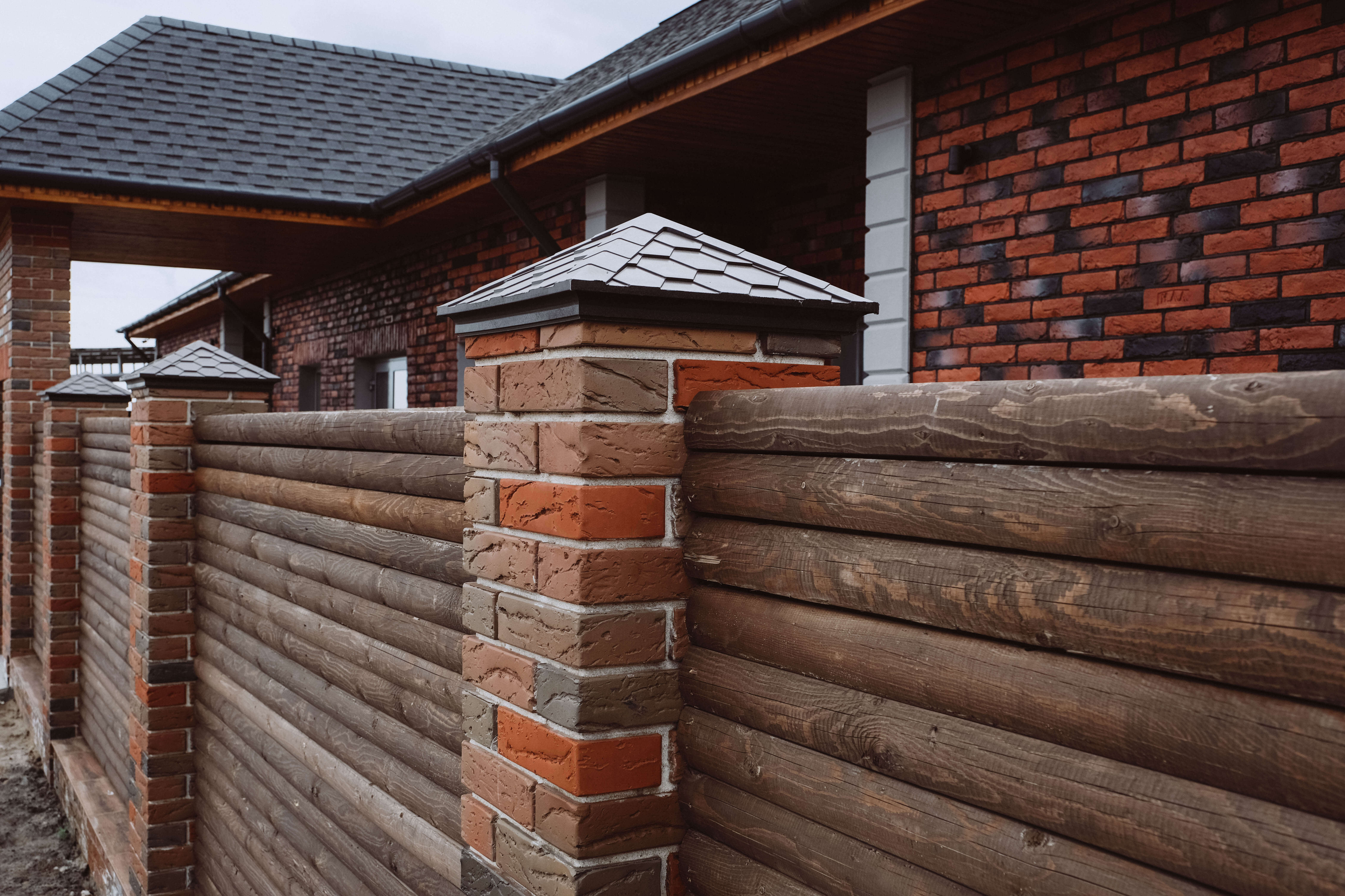 Колпак Zking Эверест Коричневый на столб 1.5х1.5 кирпича (390х390мм) в Назрани фото