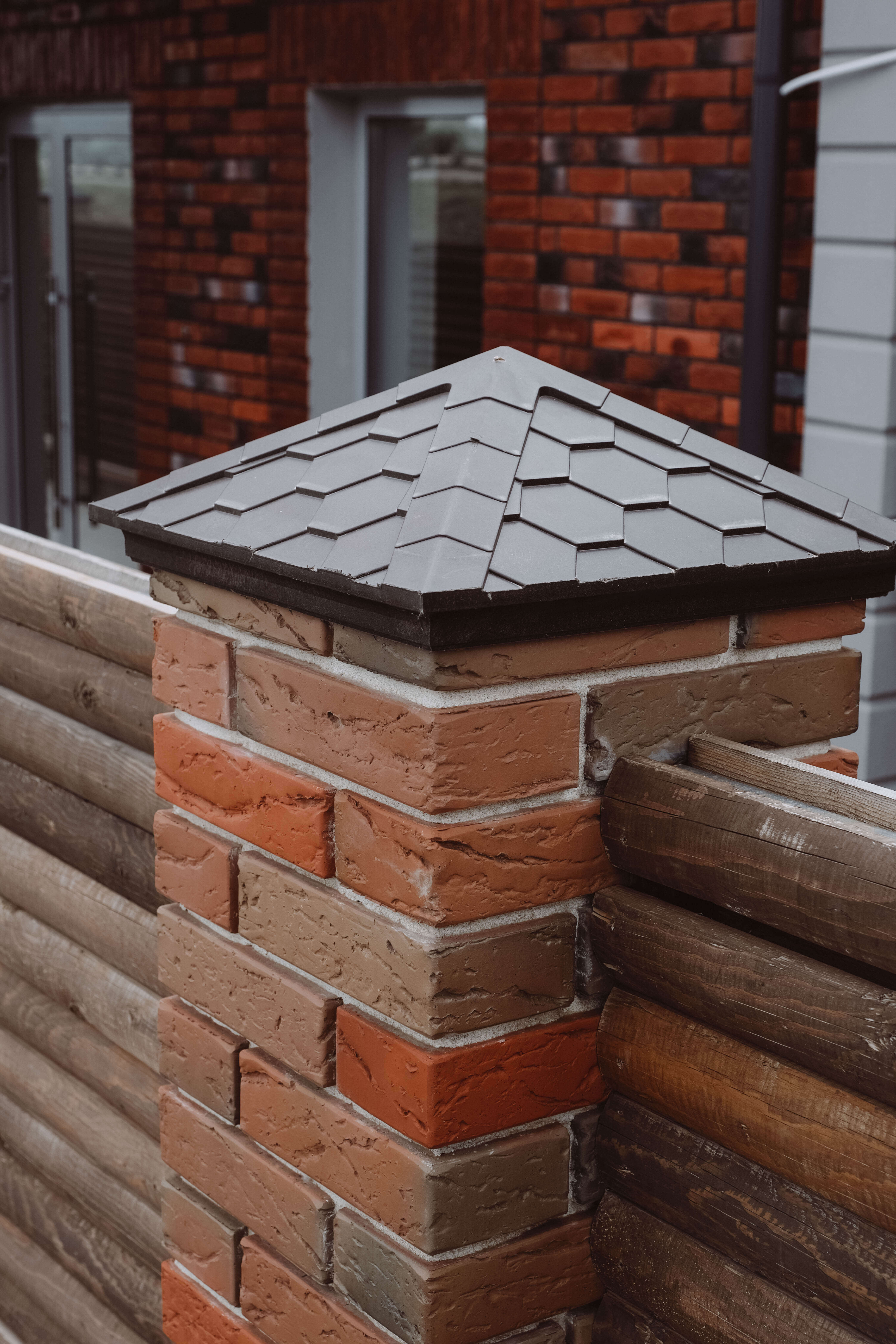 Колпак Zking Эверест Коричневый на столб 1.5х1.5 кирпича (390х390мм) в Назрани фото